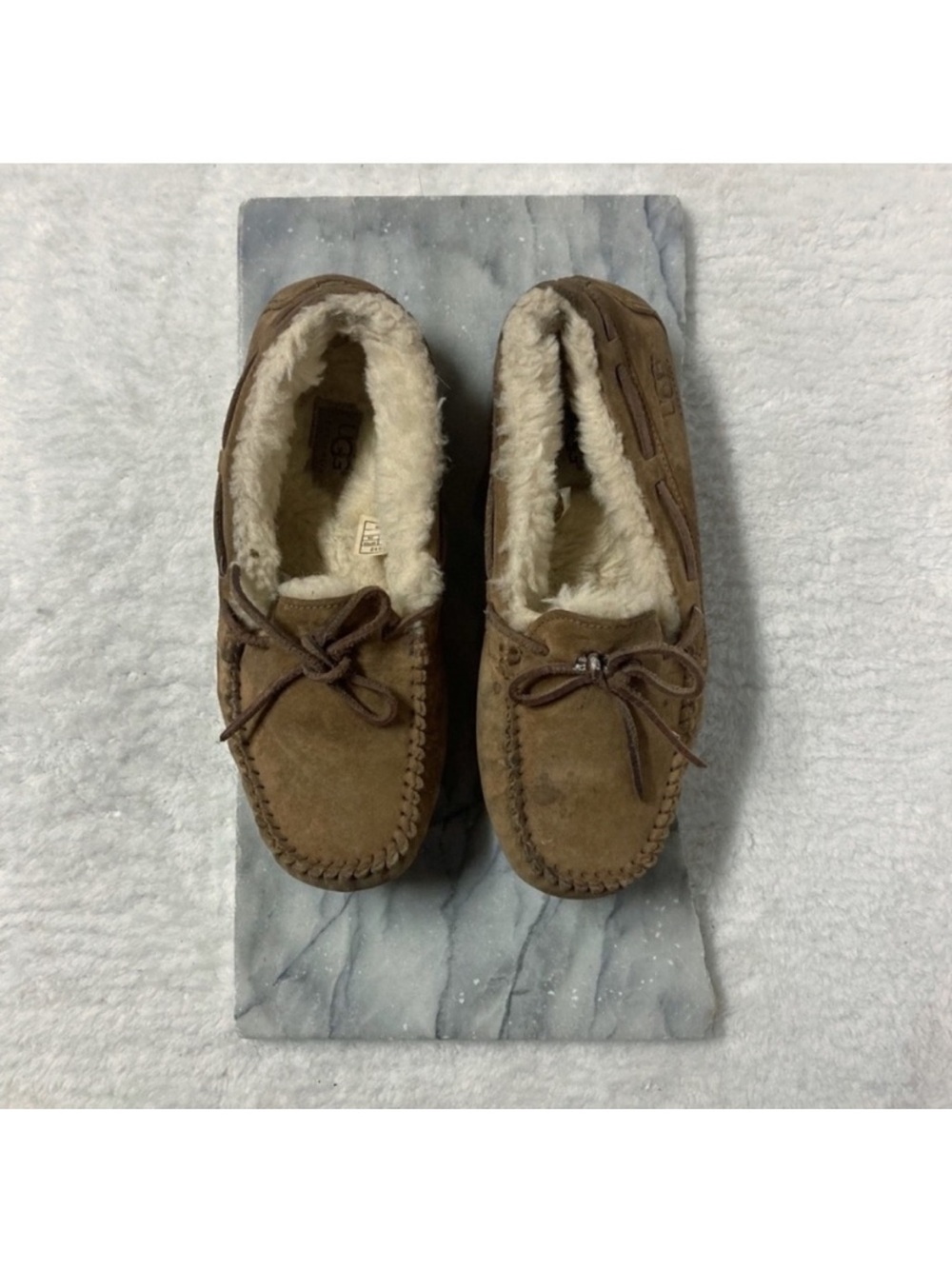 UGG Australia Suede Moccasin Slippers Men’s Size 8 Tan